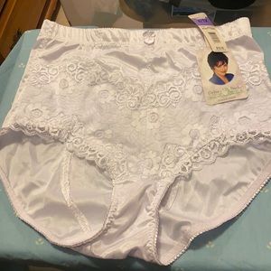 8/1X shapewear panties. NWT